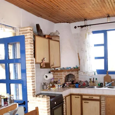 2 Bedrooms Appartement At Otzias 600 M Away From The Beach With Sea View Enclosed Garden And Wifi Apartment Otzias